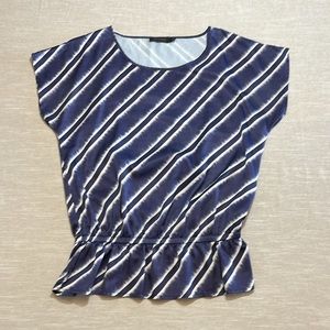 The Limited purple and white blouse. Size Medium. Pit To Pit is 21.5”